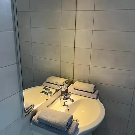 Casa Sofia 홈스테이 Două Mai